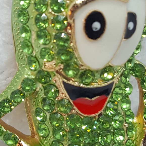 HAPPY PICKLE Pendant and chain - Picture 3 of 8